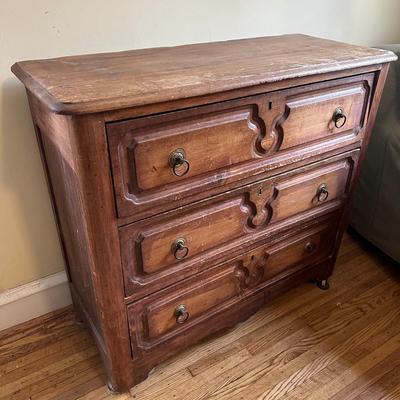 LOT 99Y: Vintage Wooden 3 Drawer Dresser