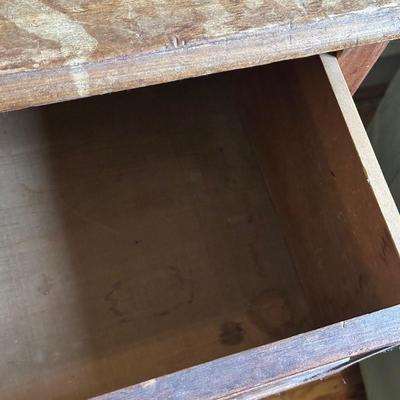 LOT 99Y: Vintage Wooden 3 Drawer Dresser