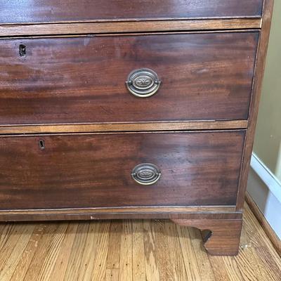 LOT 100Y: Vintage Wooden Chest Of Drawers Dresser