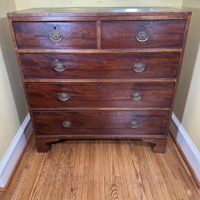 LOT 100Y: Vintage Wooden Chest Of Drawers Dresser