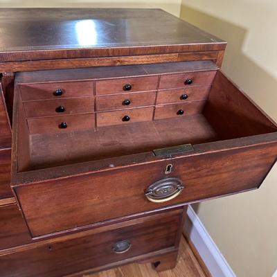 LOT 100Y: Vintage Wooden Chest Of Drawers Dresser