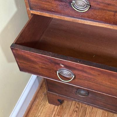 LOT 100Y: Vintage Wooden Chest Of Drawers Dresser