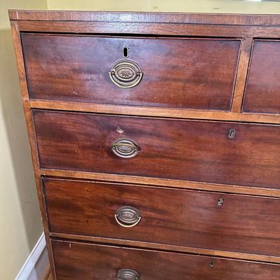 LOT 100Y: Vintage Wooden Chest Of Drawers Dresser