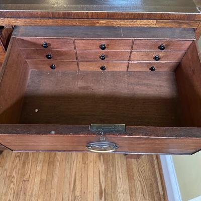 LOT 100Y: Vintage Wooden Chest Of Drawers Dresser