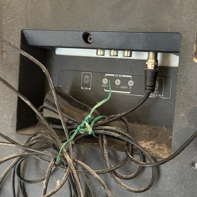 LOT 102Y: Toshiba LCD TV 32LF221U19 W/ Wall Mount Included