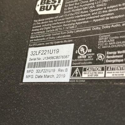 LOT 102Y: Toshiba LCD TV 32LF221U19 W/ Wall Mount Included