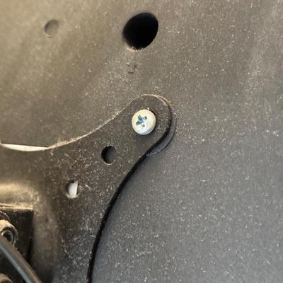 LOT 102Y: Toshiba LCD TV 32LF221U19 W/ Wall Mount Included