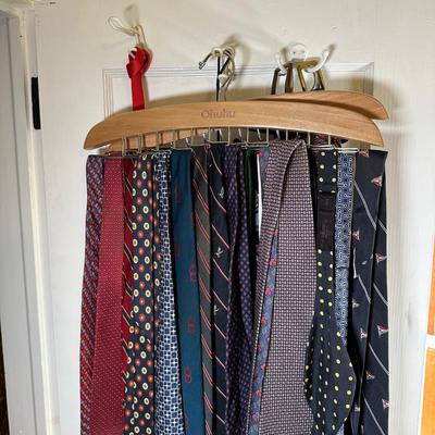 LOT 103Y: Men’s Clothing Closet Clean Out! All Contents!