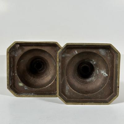 LOT 105L: Vintage Brass Home Decor Collection