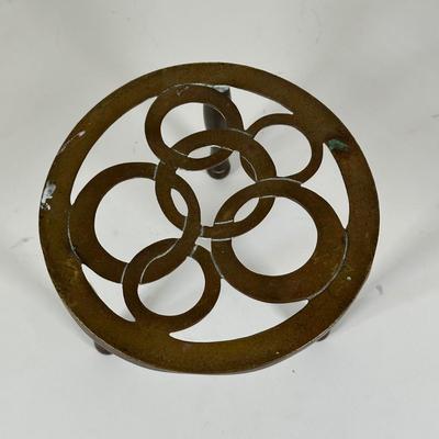 LOT 105L: Vintage Brass Home Decor Collection