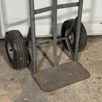 LOT 113G: Milwaukee Hand Truck model 60607