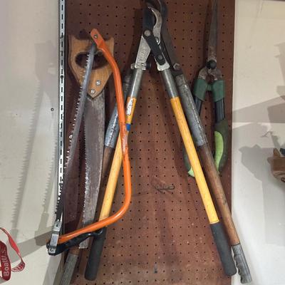 LOT 115G: Gardening Tool Essentials, Scotts Spreader & More
