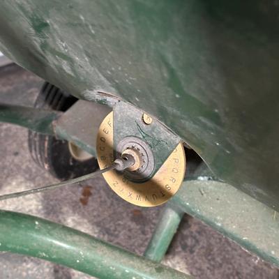 LOT 115G: Gardening Tool Essentials, Scotts Spreader & More