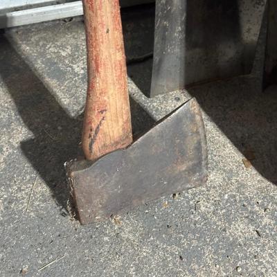 LOT 115G: Gardening Tool Essentials, Scotts Spreader & More