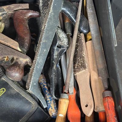 LOT 118G: Craftsman 5 Drawer Work Bench w/ All Tools & Contents Included