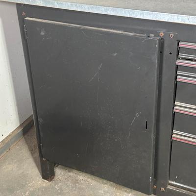 LOT 118G: Craftsman 5 Drawer Work Bench w/ All Tools & Contents Included
