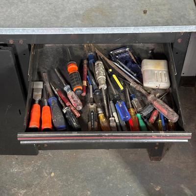 LOT 118G: Craftsman 5 Drawer Work Bench w/ All Tools & Contents Included