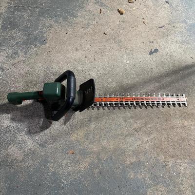 LOT 150G: SunJoe Electric Blower/Vac, Black & Decker 22” Hedge Hog & Worx WG170