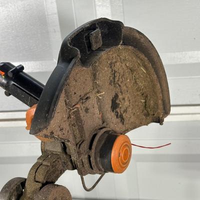 LOT 150G: SunJoe Electric Blower/Vac, Black & Decker 22” Hedge Hog & Worx WG170