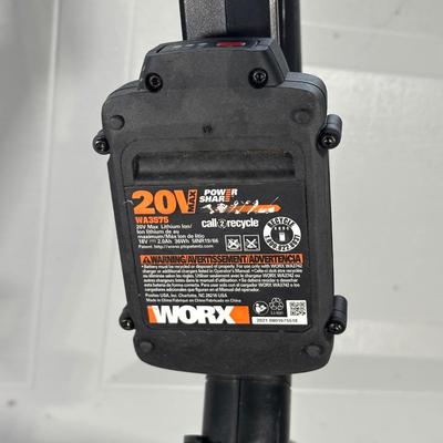 LOT 150G: SunJoe Electric Blower/Vac, Black & Decker 22” Hedge Hog & Worx WG170