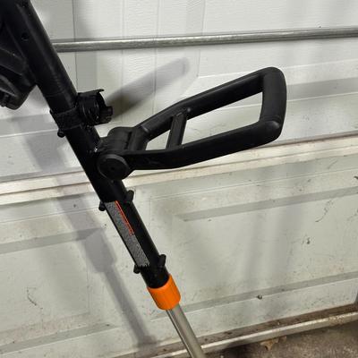 LOT 150G: SunJoe Electric Blower/Vac, Black & Decker 22” Hedge Hog & Worx WG170