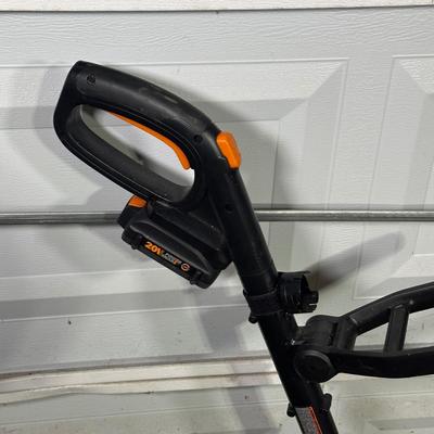 LOT 150G: SunJoe Electric Blower/Vac, Black & Decker 22” Hedge Hog & Worx WG170