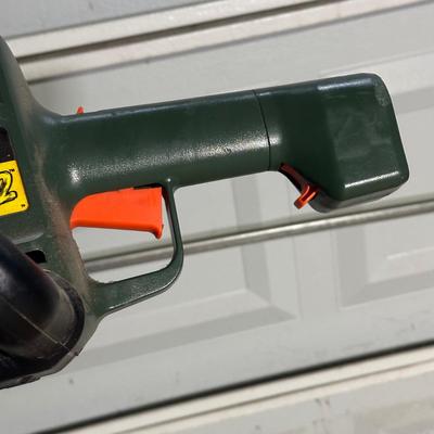 LOT 150G: SunJoe Electric Blower/Vac, Black & Decker 22” Hedge Hog & Worx WG170