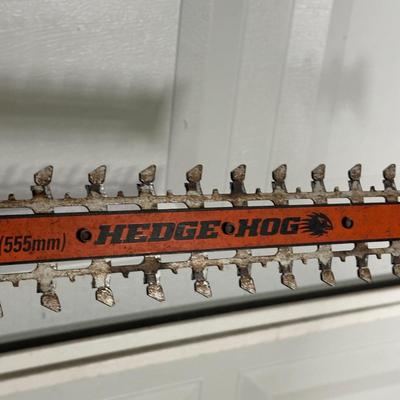 LOT 150G: SunJoe Electric Blower/Vac, Black & Decker 22” Hedge Hog & Worx WG170