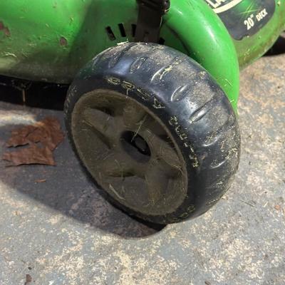 LOT 151G: LawnBoy 20” Deck Lawn Mower