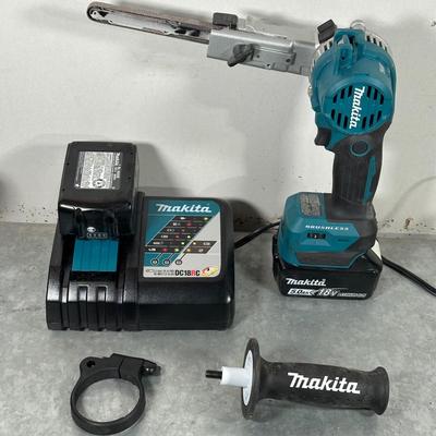 LOT 152G: Makita Cordless Belt Sander XSB01