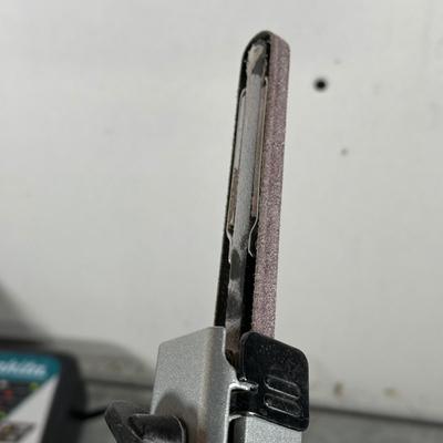 LOT 152G: Makita Cordless Belt Sander XSB01