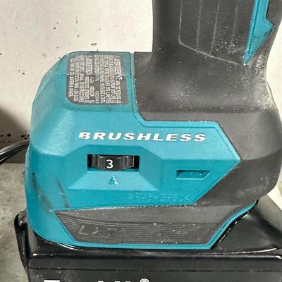 LOT 152G: Makita Cordless Belt Sander XSB01