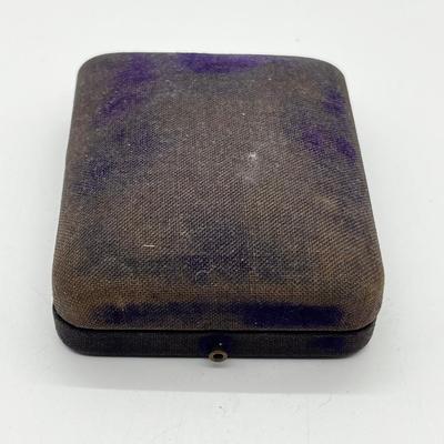 LOT 164J: 14K Yellow Gold Vintage Diamond and Pearl Frog on Leaf Brooch with Matching Screwback Earrings - 19.6 GTW