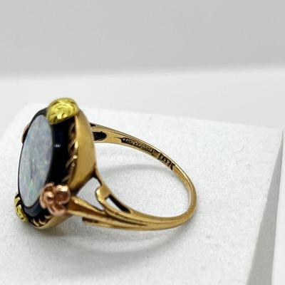 LOT 167J: 10K Yellow Gold and Opal Ring - Size 6.5 - 3.7 GTW