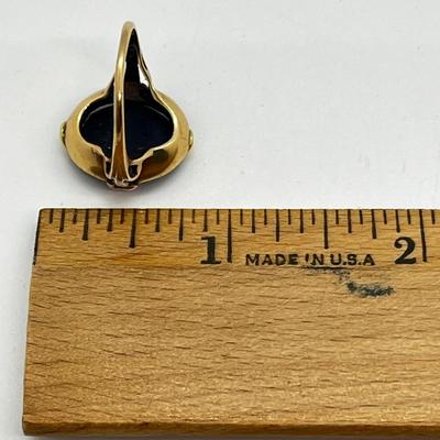 LOT 167J: 10K Yellow Gold and Opal Ring - Size 6.5 - 3.7 GTW