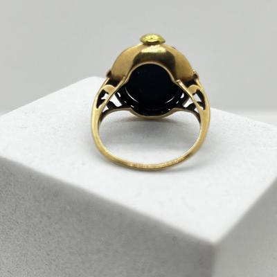 LOT 167J: 10K Yellow Gold and Opal Ring - Size 6.5 - 3.7 GTW