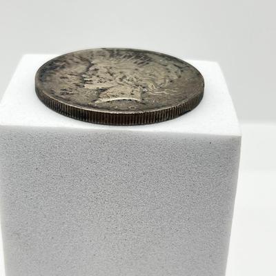 LOT 176J: 1922 Silver Peace Dollar