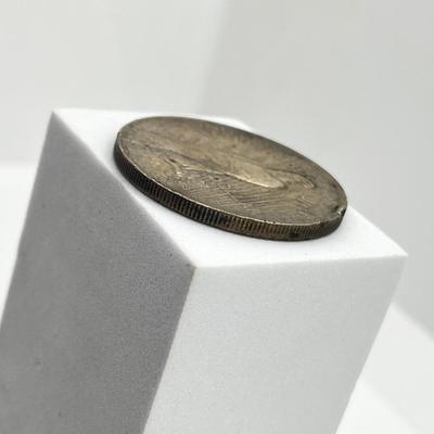 LOT 176J: 1922 Silver Peace Dollar