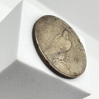 LOT 176J: 1922 Silver Peace Dollar