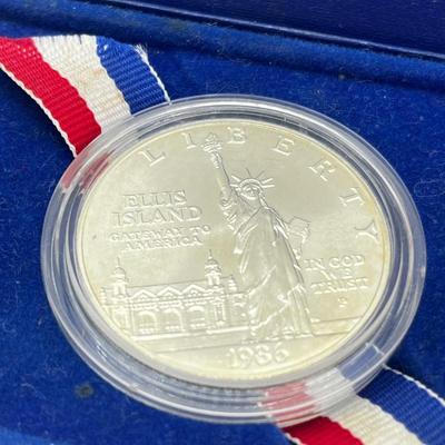 LOT 177J: 1986 US Liberty Silver Dollar
