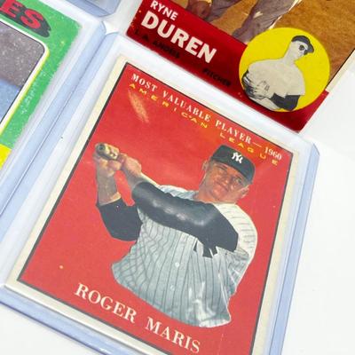 LOT 184J: 1960s/70s Baseball Cards - Roger Maris, Hank Aaron and More