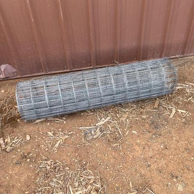 Lot 425 rolls of metal fencing (pig wire & chicken wire)