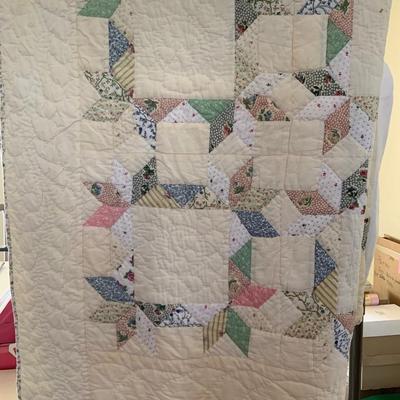 Vintage Patchwork Twin Quilt 66 x 84. Very good condition