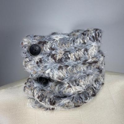 Knit Neck Gator with buttons New!