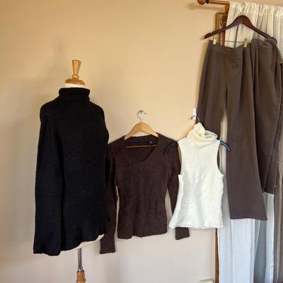 Big Lot Women's Casual Ware, Pajamas, T-Shirts - Victoria Secret, Ellen Tracy, Duofold