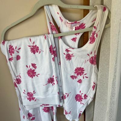 Big Lot Women's Casual Ware, Pajamas, T-Shirts - Victoria Secret, Ellen Tracy, Duofold