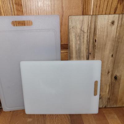 Lot of 3 cutting boards