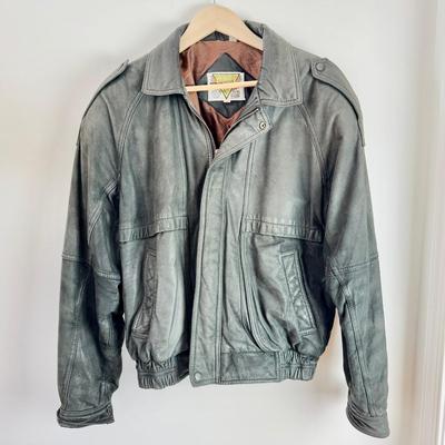 1223 Men's Medium Leather Bomber Jacket With LL Bean Vest