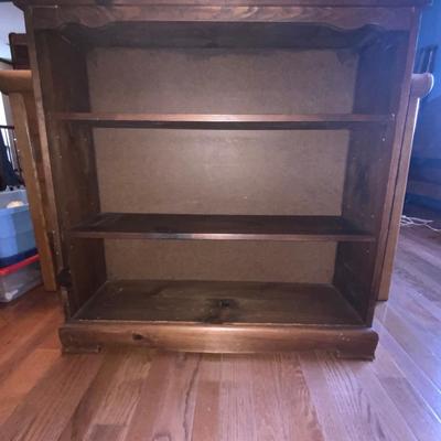 Nice wood 3 shelf bookcase measuring 36 x 11 x 36