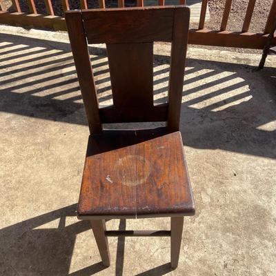 Entry Table with Small Wooden Chair (LR-BM)
